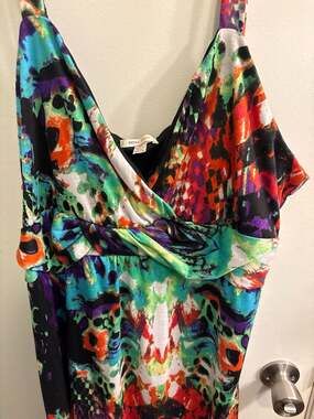 Extra Touch Women's Vibrant Abstract Print Sleeveless V-Neck Maxi Dress